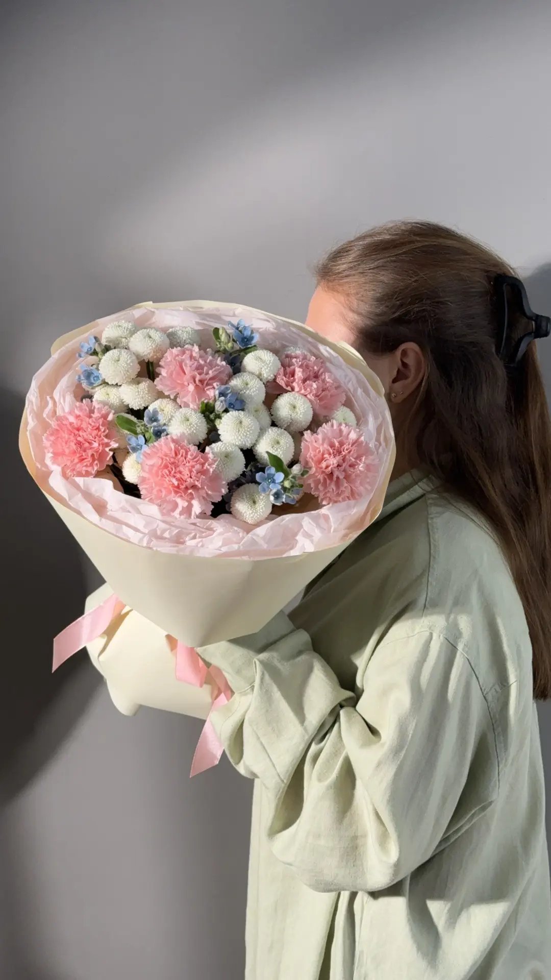 Нежный букет с оксипеталумом